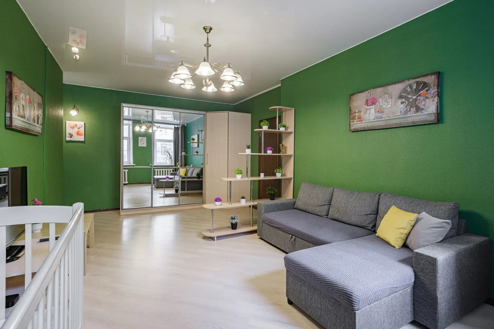 Апартаменты Две Спальни и Гостиная у Московского Вокзала для 8 Гостей