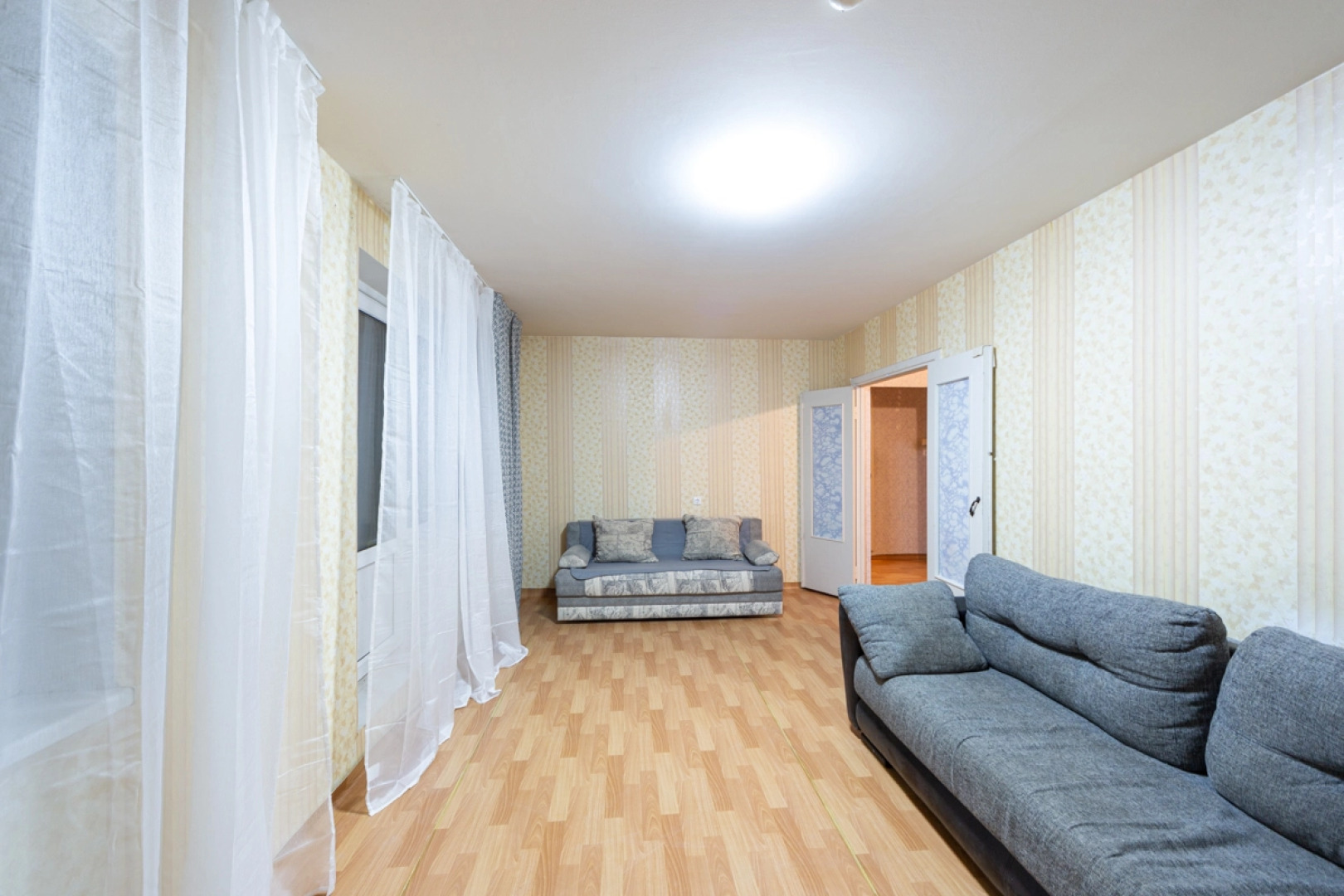 Апартаменты Двухкомнатные у ТРК Планета