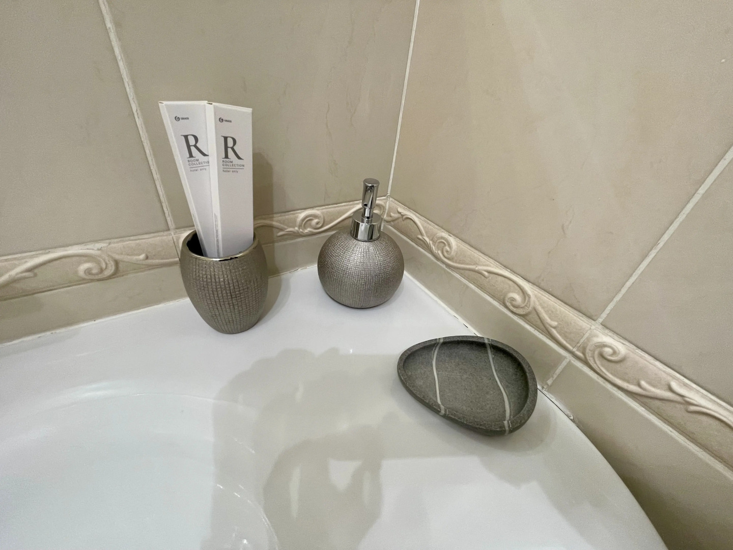 Апартаменты Авиаторов 33