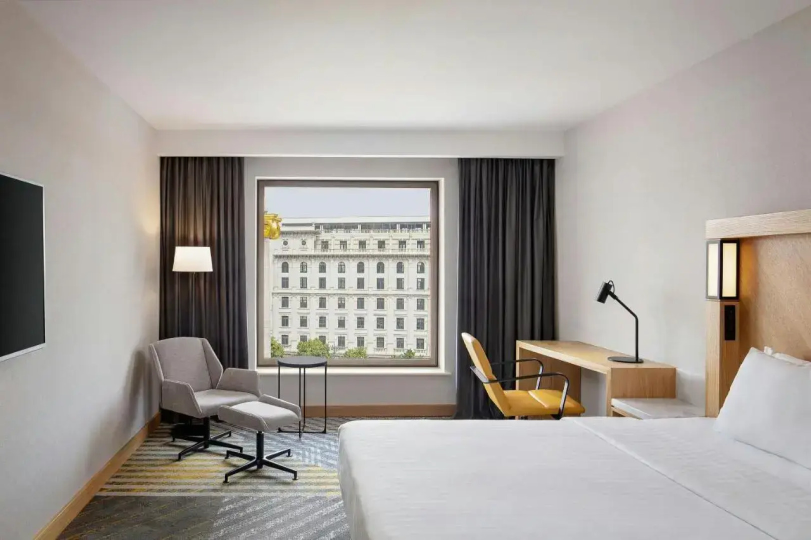 Отель Courtyard by Marriott Tbilisi