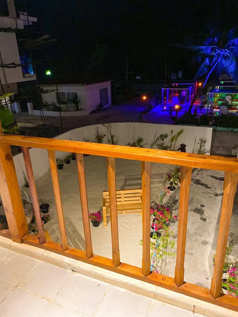 Отель Fatims Beach House Maafushi