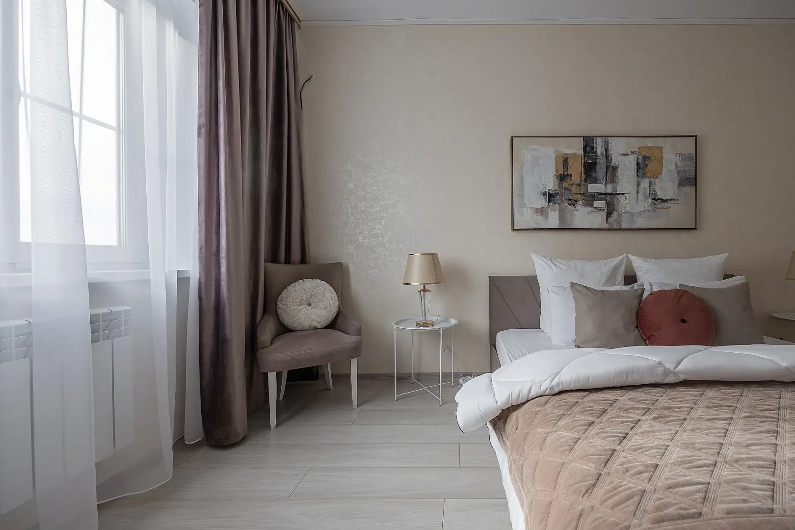 Апартаменты с двумя спальнями, в центре города, у канатной дороги