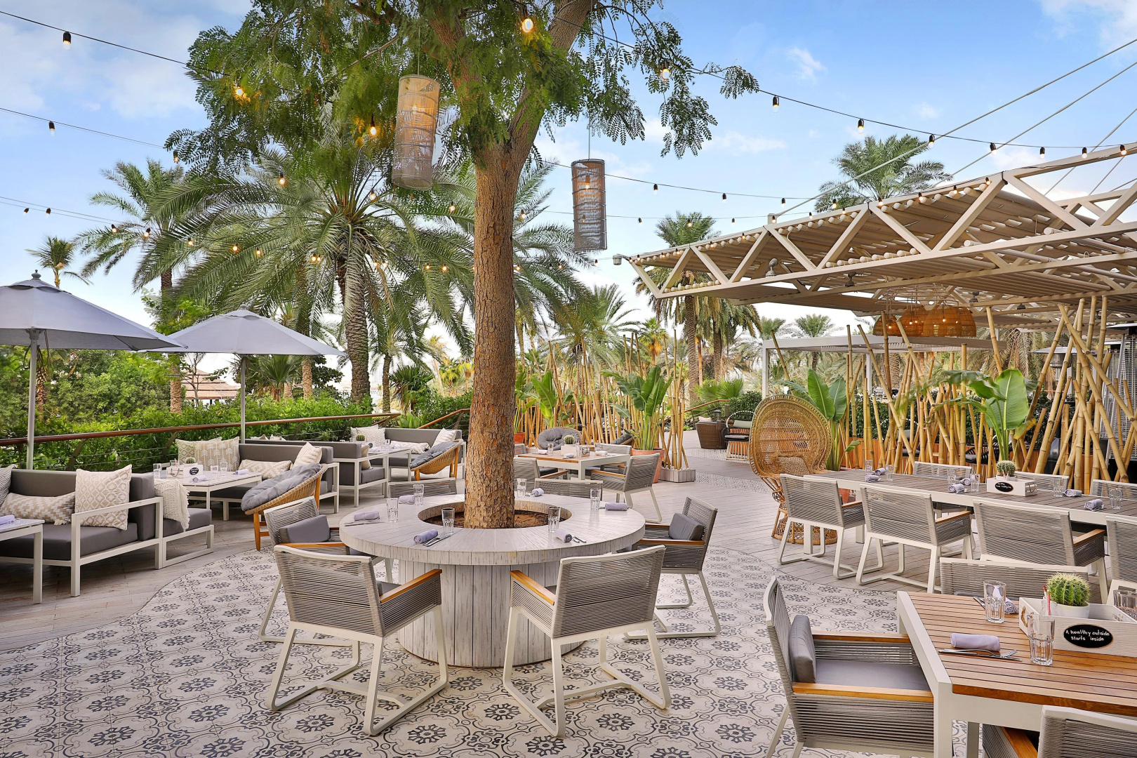 Отель Le Méridien Mina Seyahi Beach Resort & Waterpark