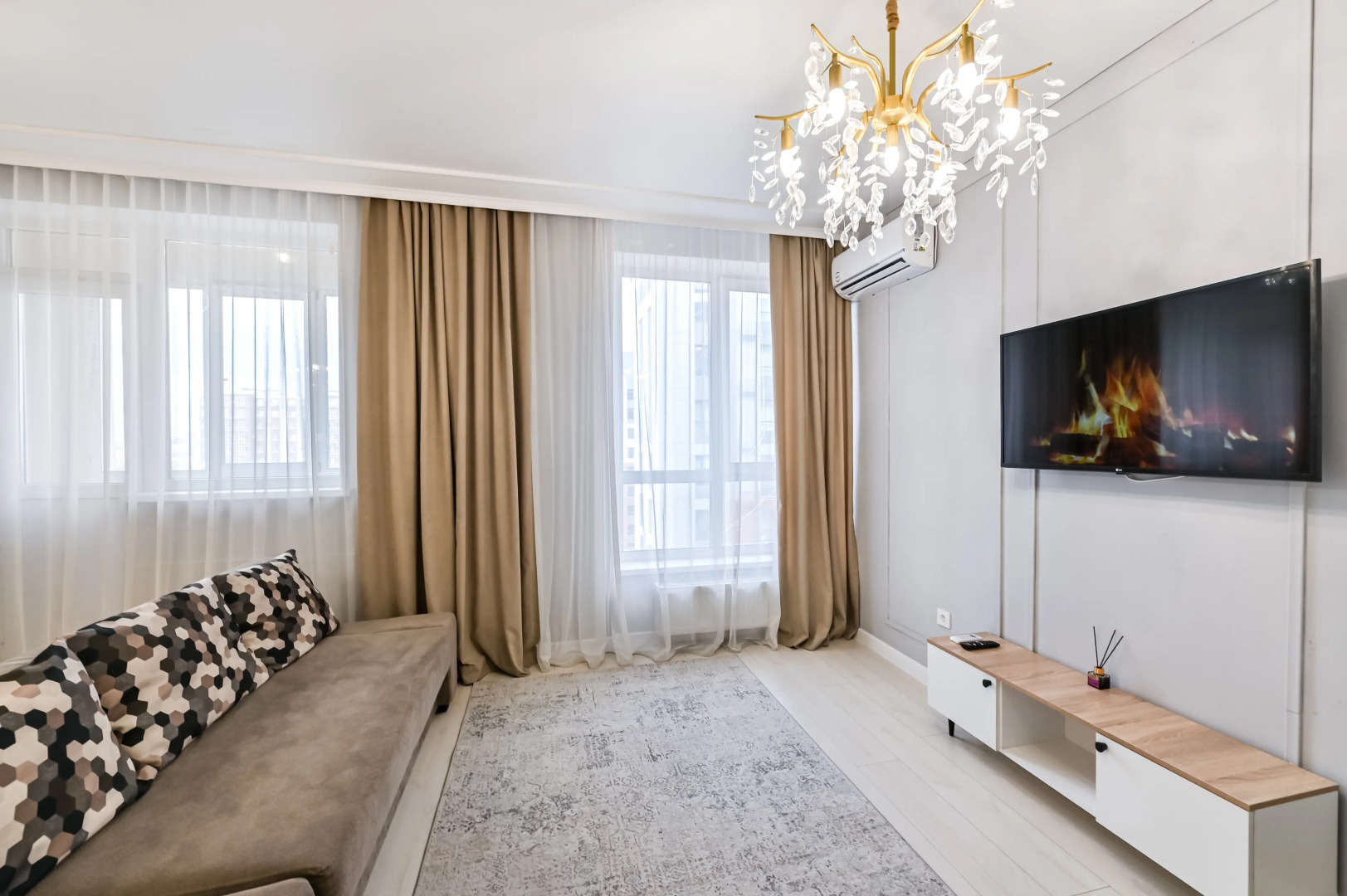 Апартаменты Однокомнатная возле Триумфальной Арки Мангилик Ел