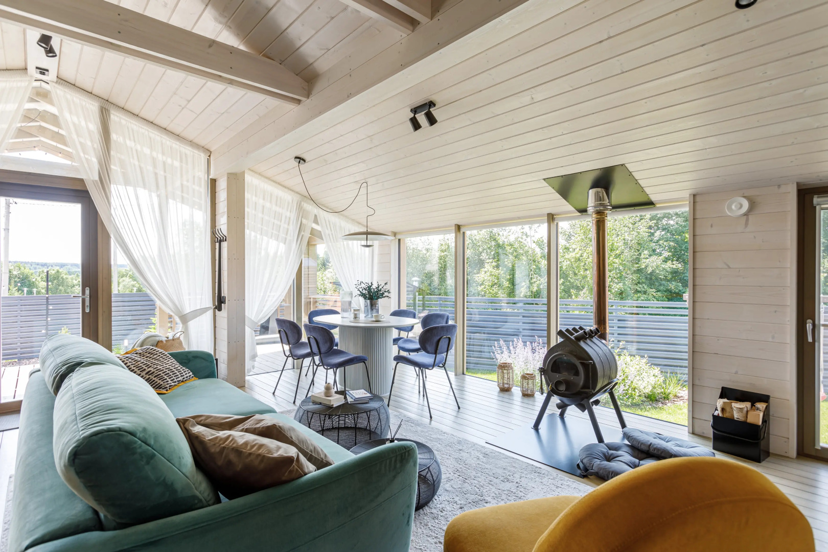 Частный Дом RiverDublDom  с баней и купелью у пруда в Новой Москве