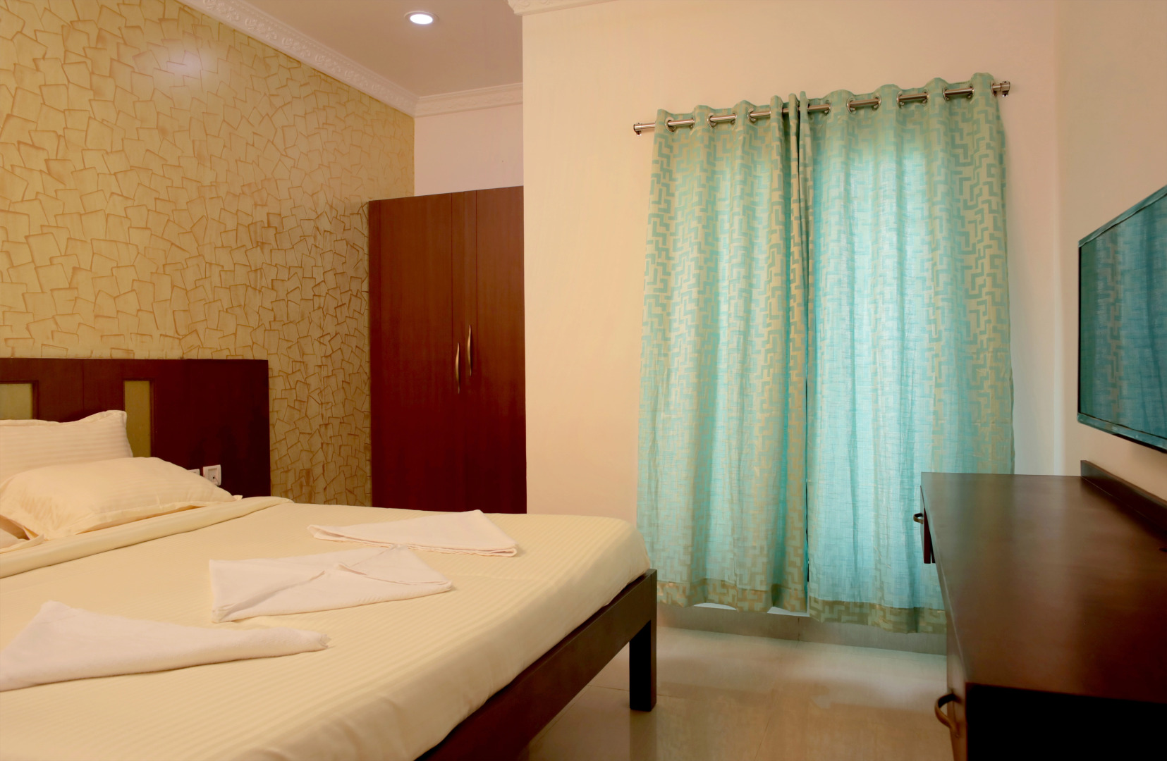 Отель Lee Crysstal