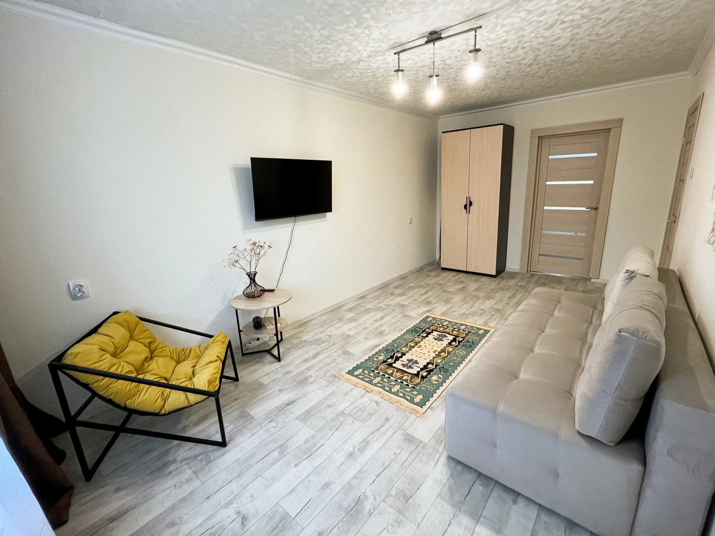 Квартира Life Kirovsk 8 Большая и Уютная