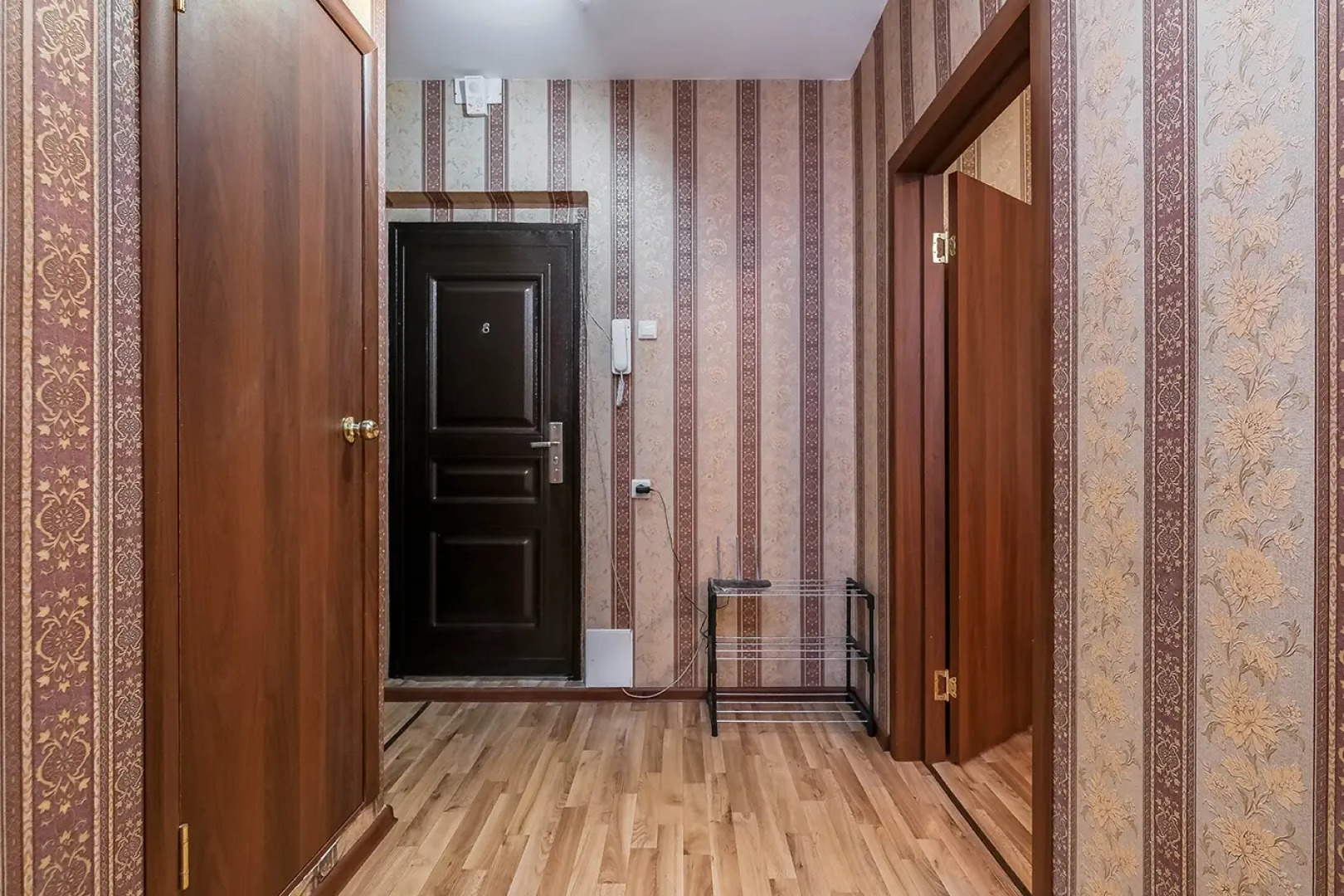 Квартира рядом с Мнтк им. Федорова и Ск Заря