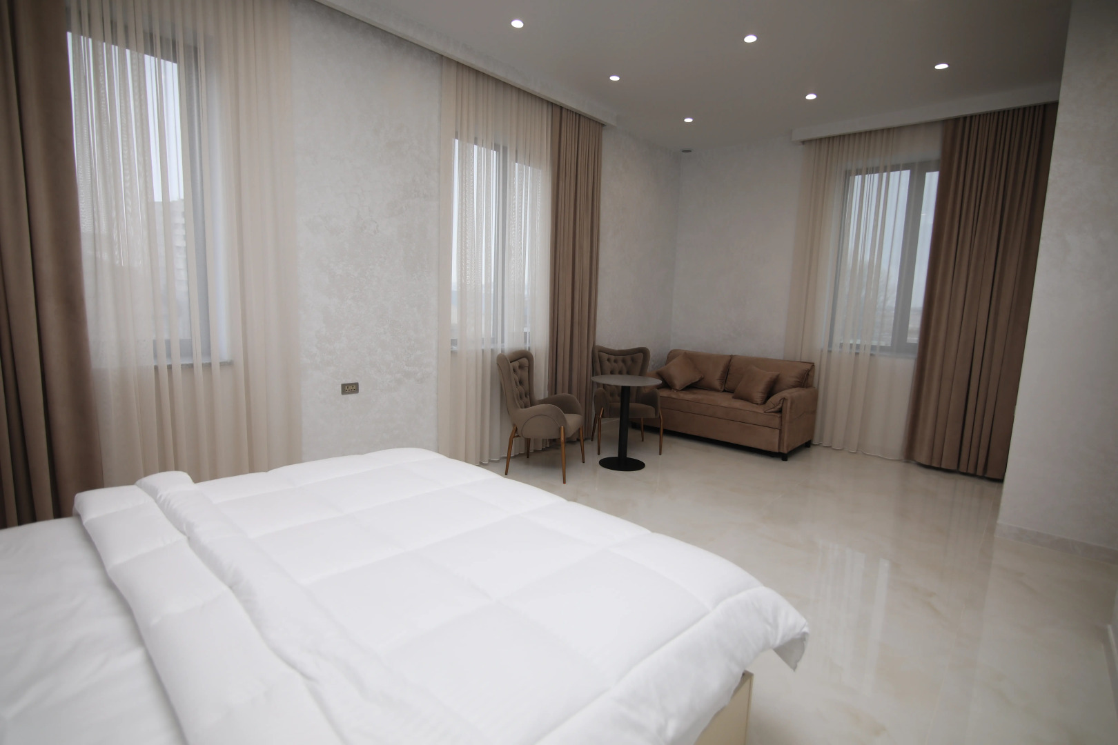 Отель Louvre Home