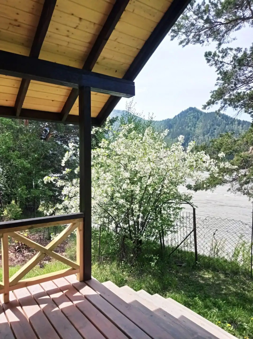 Частный дом Алтай Дзен на берегу Катуни