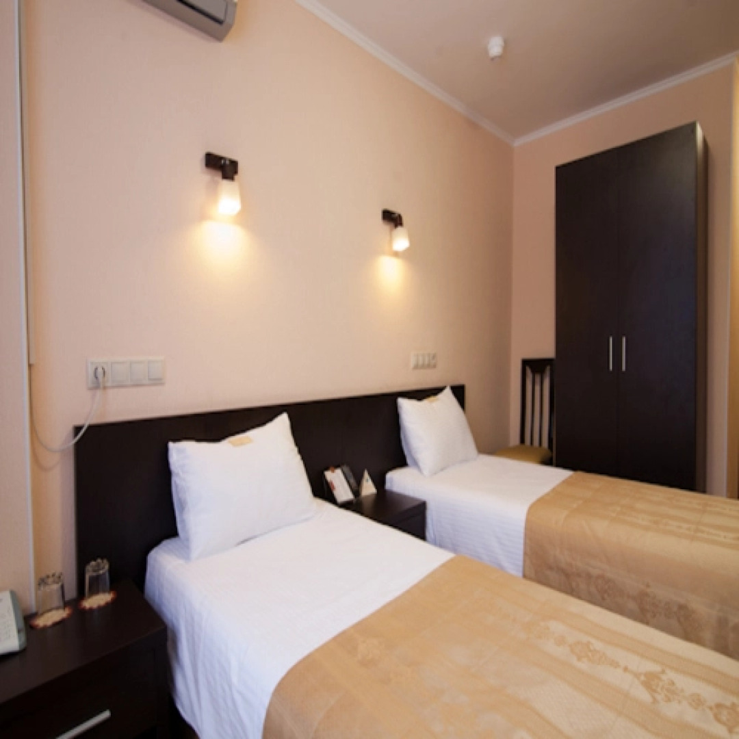 Отель Амакс