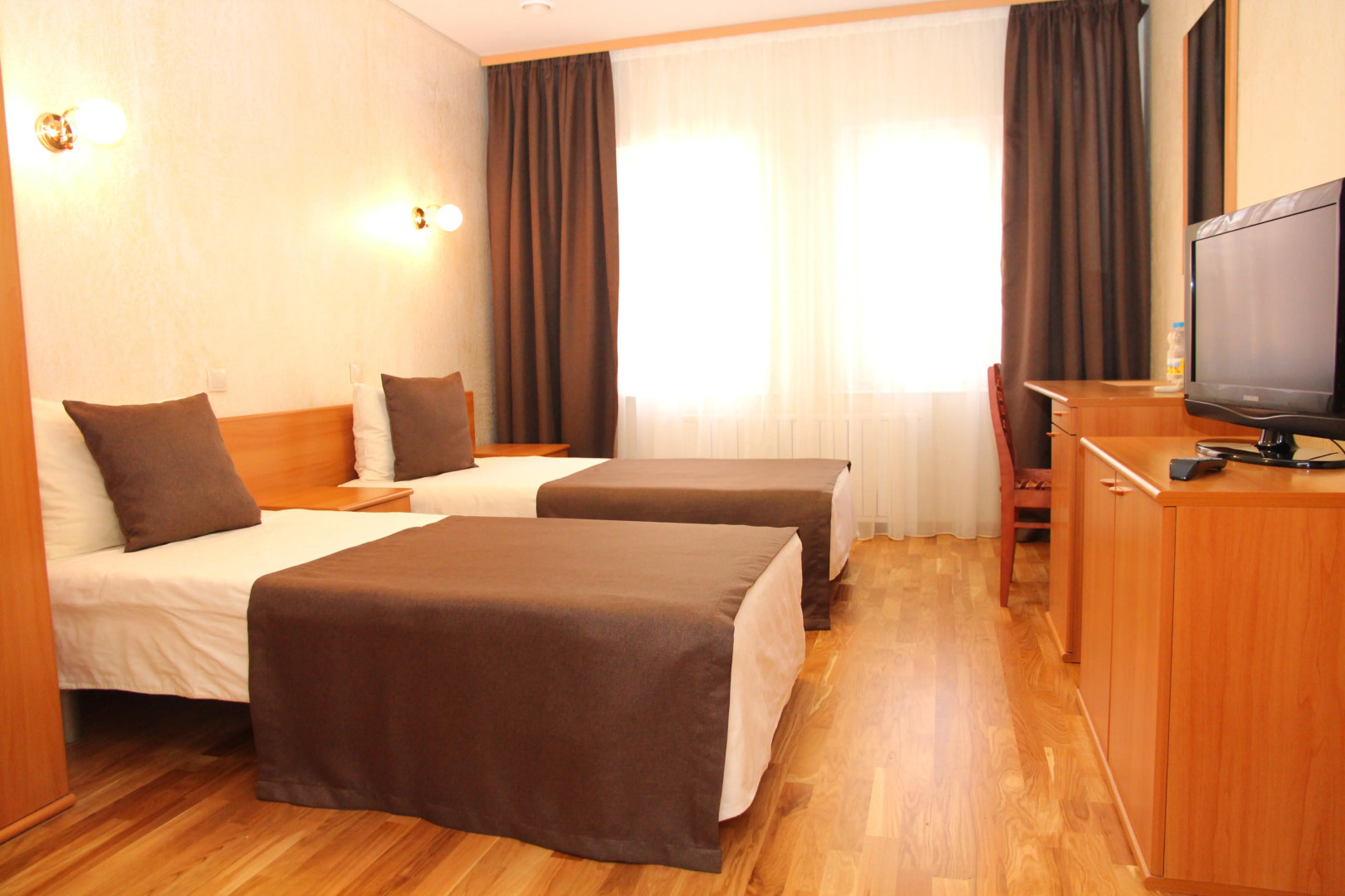 Отель Четыре Короны