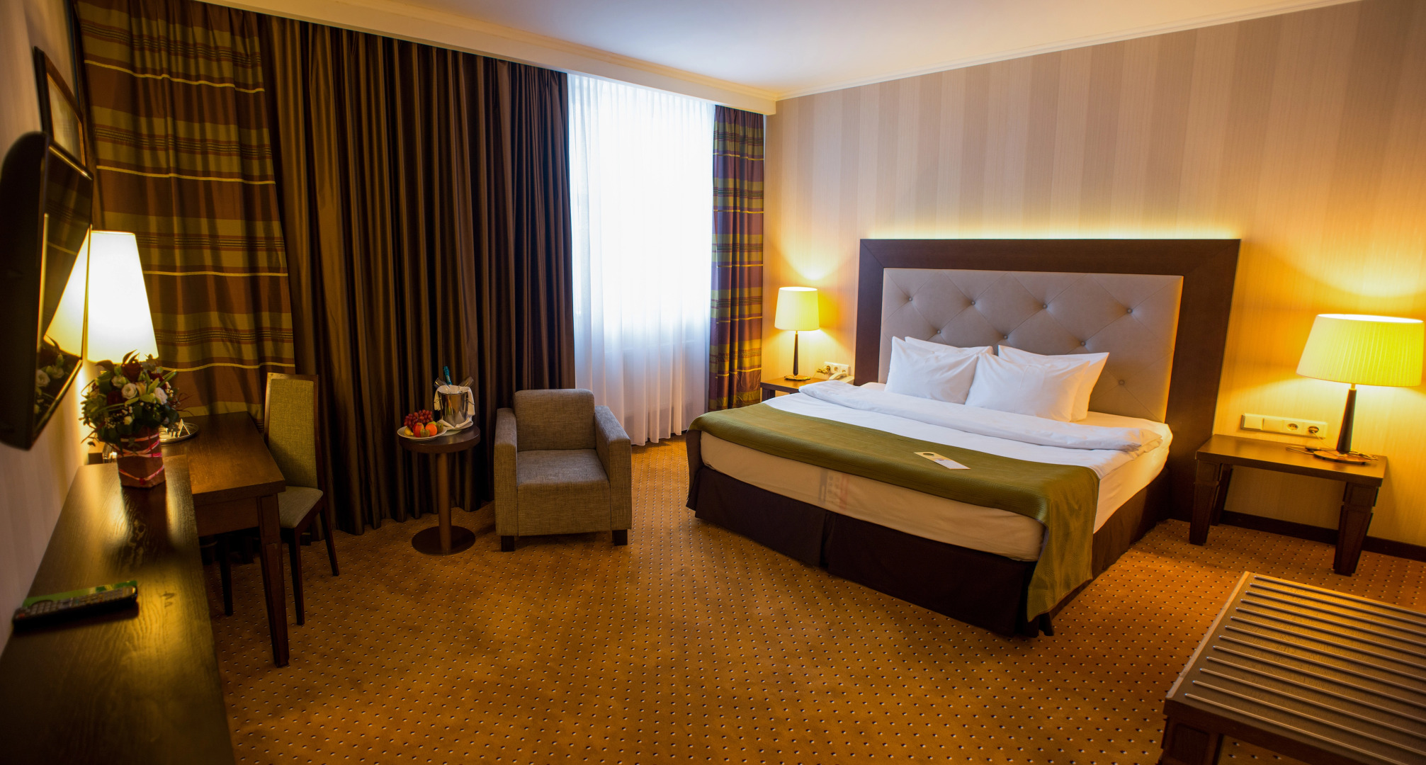 Отель Петро Палас 