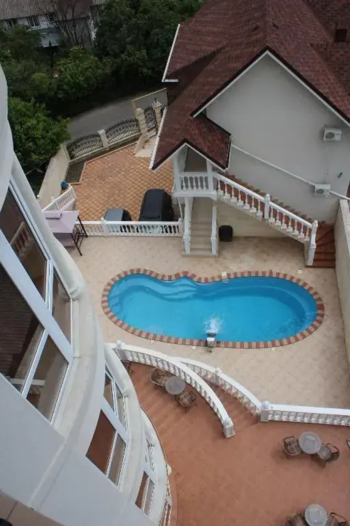 Отель Велес