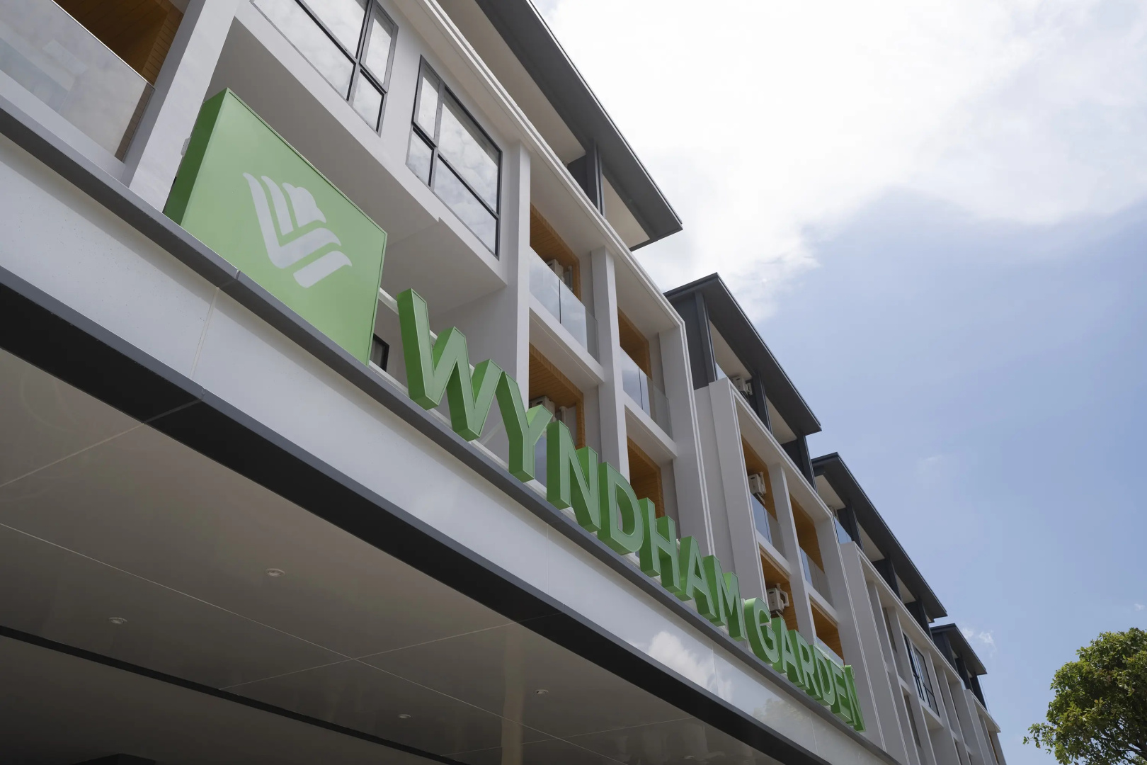 Апартаменты Beachfront 1501 br at Wyndham Naithon Phuket