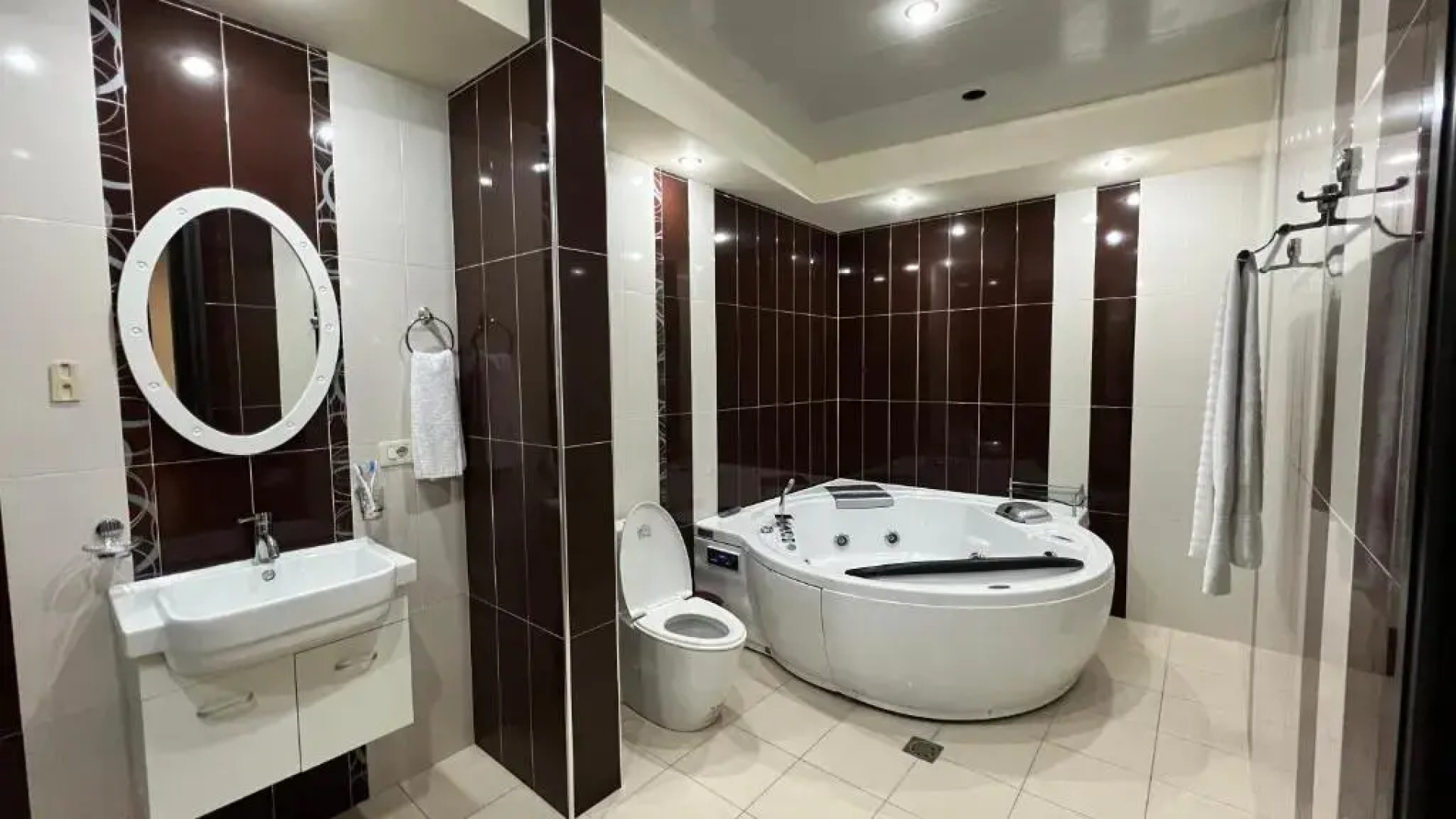 Отель Grand Hills