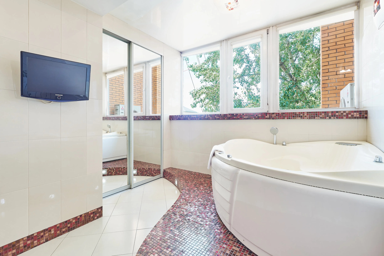 Апартаменты Петровские на Розы Люксембург 19