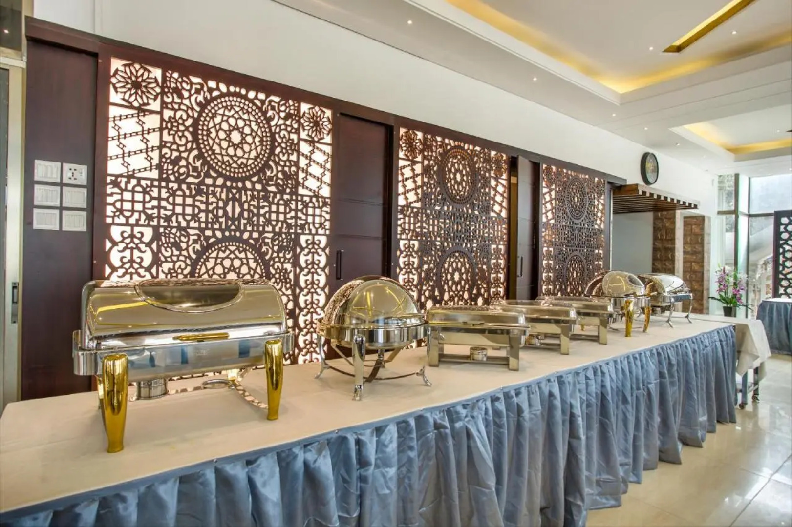 Отель White Palace