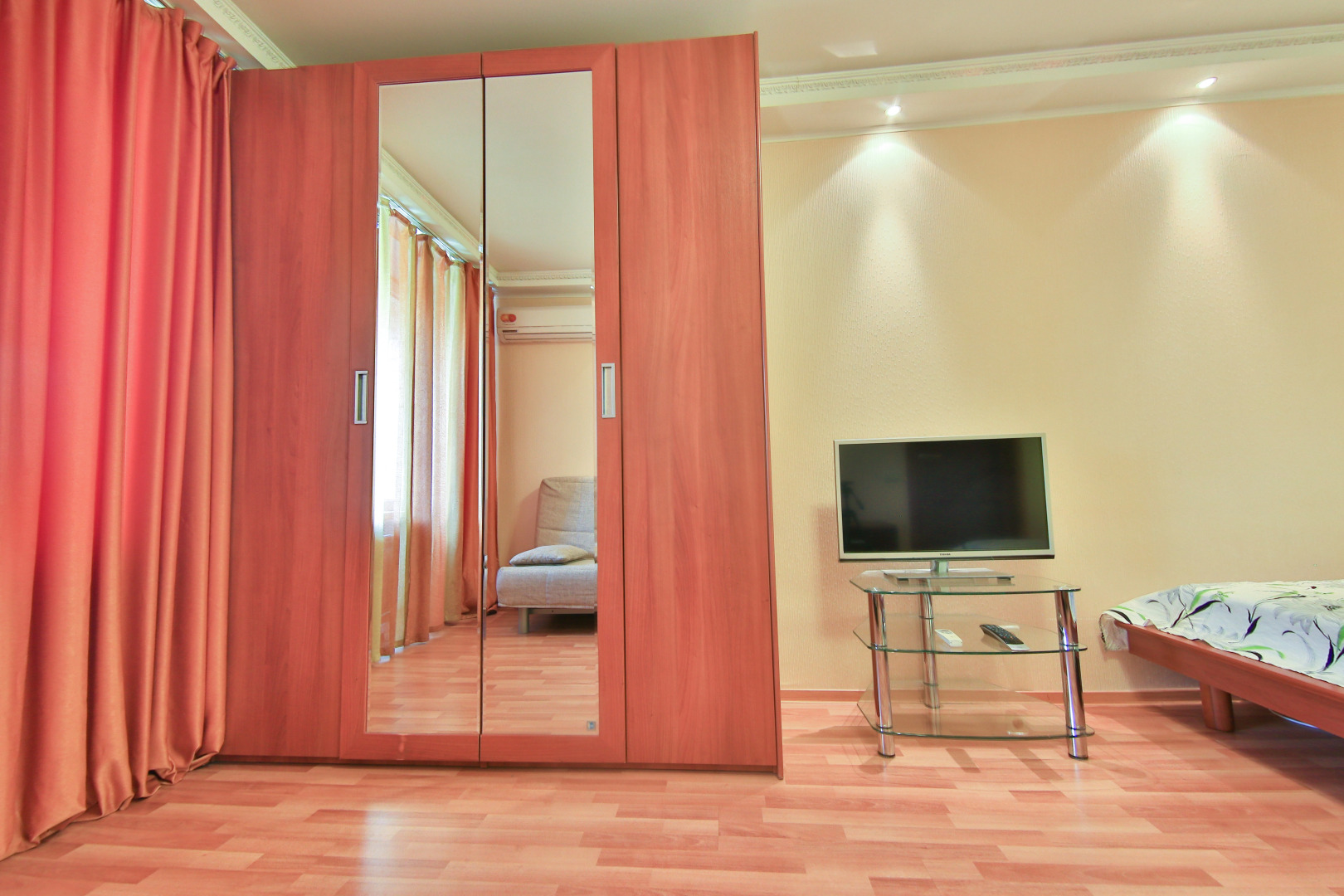 Апартаменты HotelRoom24 у метро белорусская