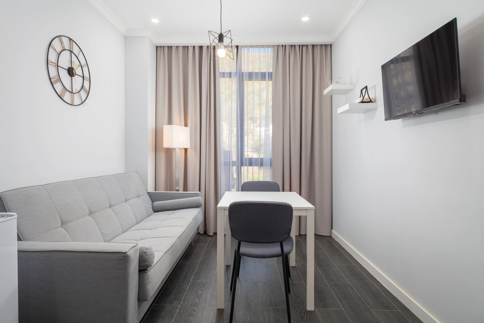 Апартаменты Белоснежные с Отдельной Кухней-столовой