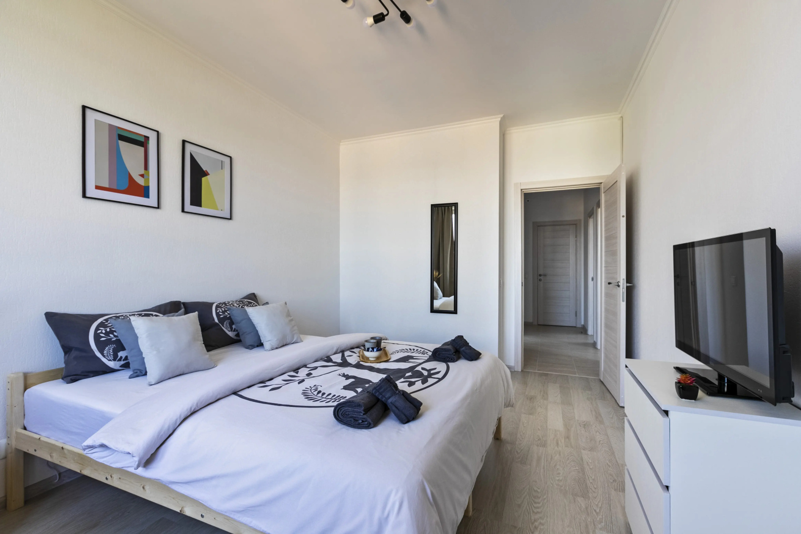 Great view 2-rooms Apartment 2 Min Walk to Raykin Plaza