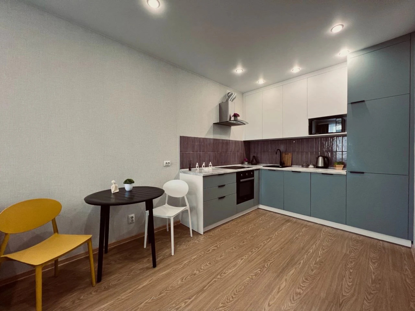 Квартира 2-к Квартира на Тургенева 8