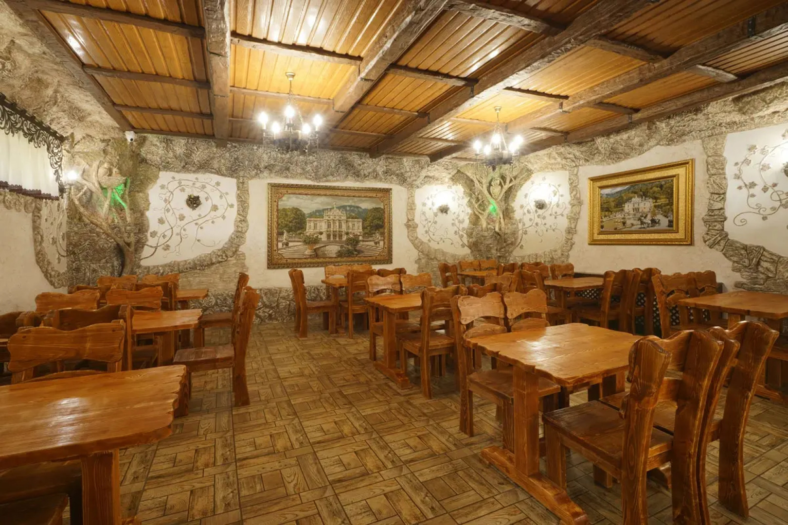 Отель Роман