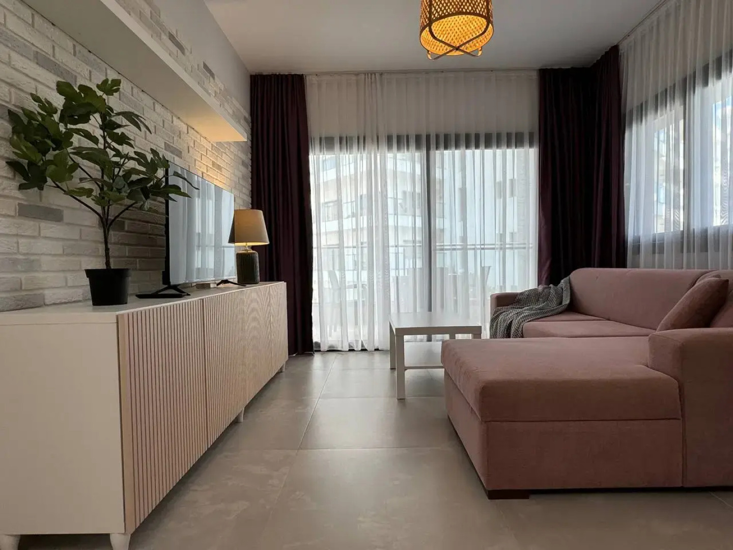 Апартаменты Современные апартаменты в закрытом комплексе