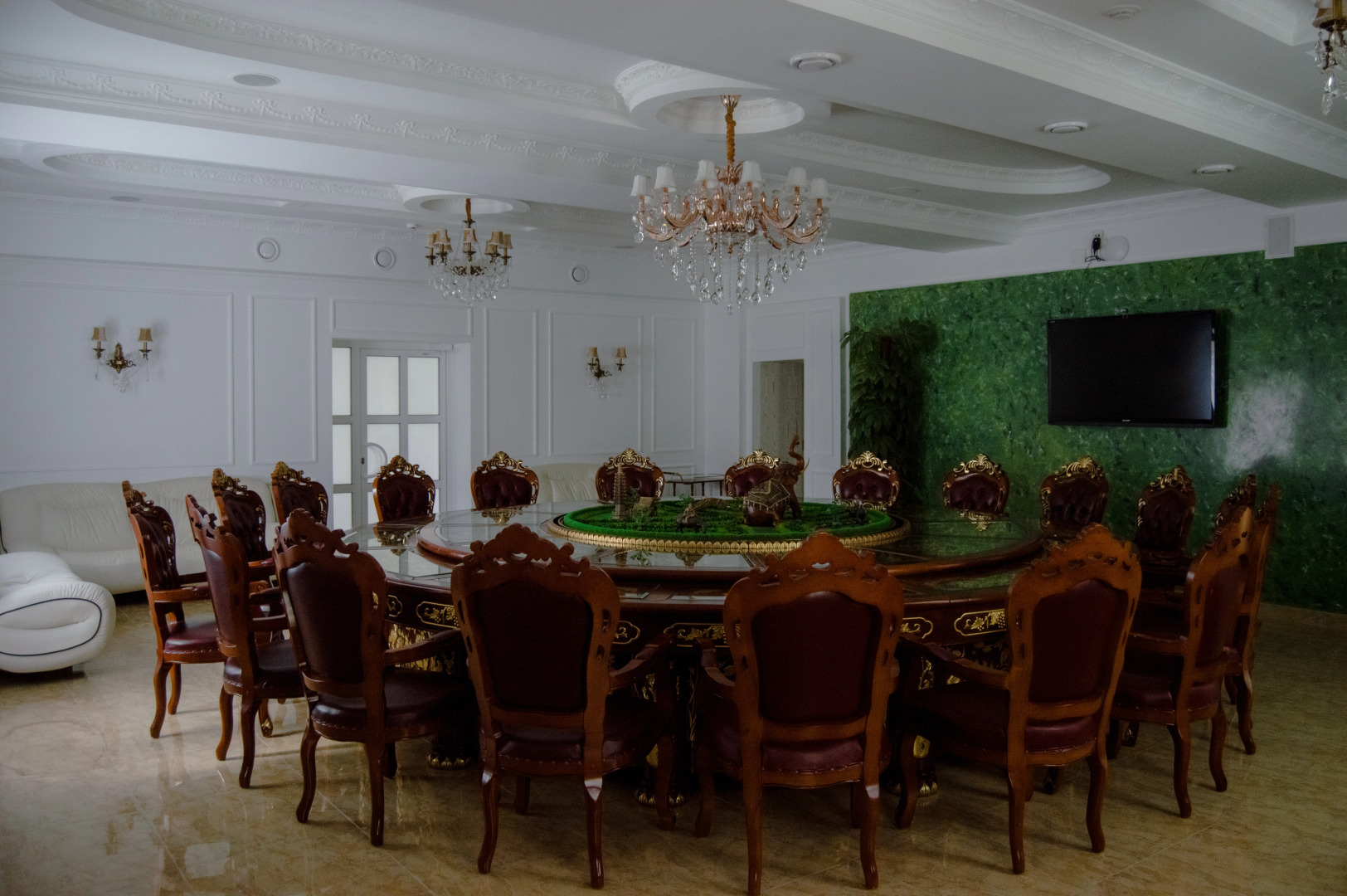 Гостиничный комплекс "Золотой слон"