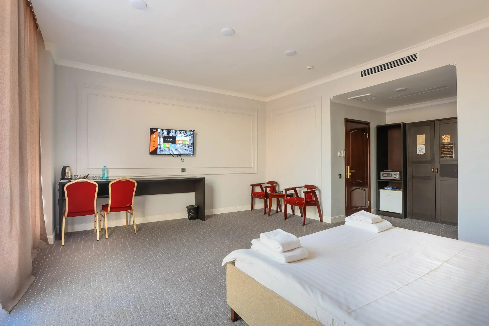 Отель Grand Opera