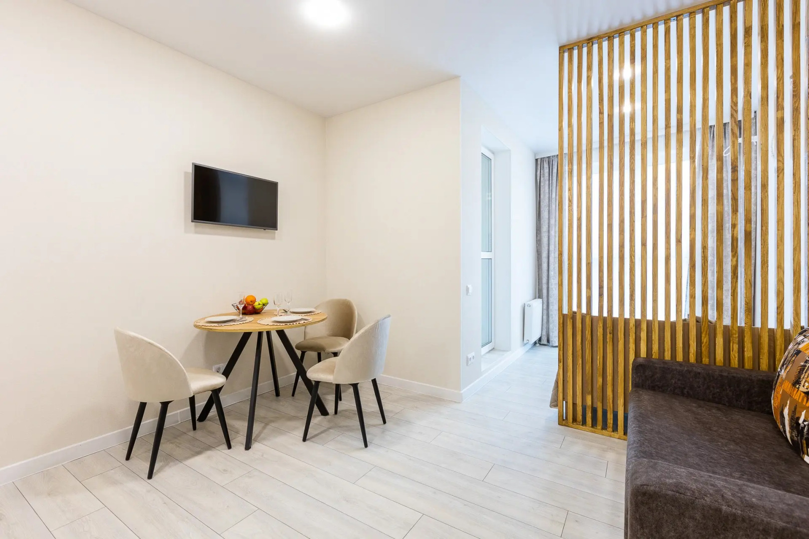 Апартаменты Жореса Алфёрова 14 в новом доме Свежая студия