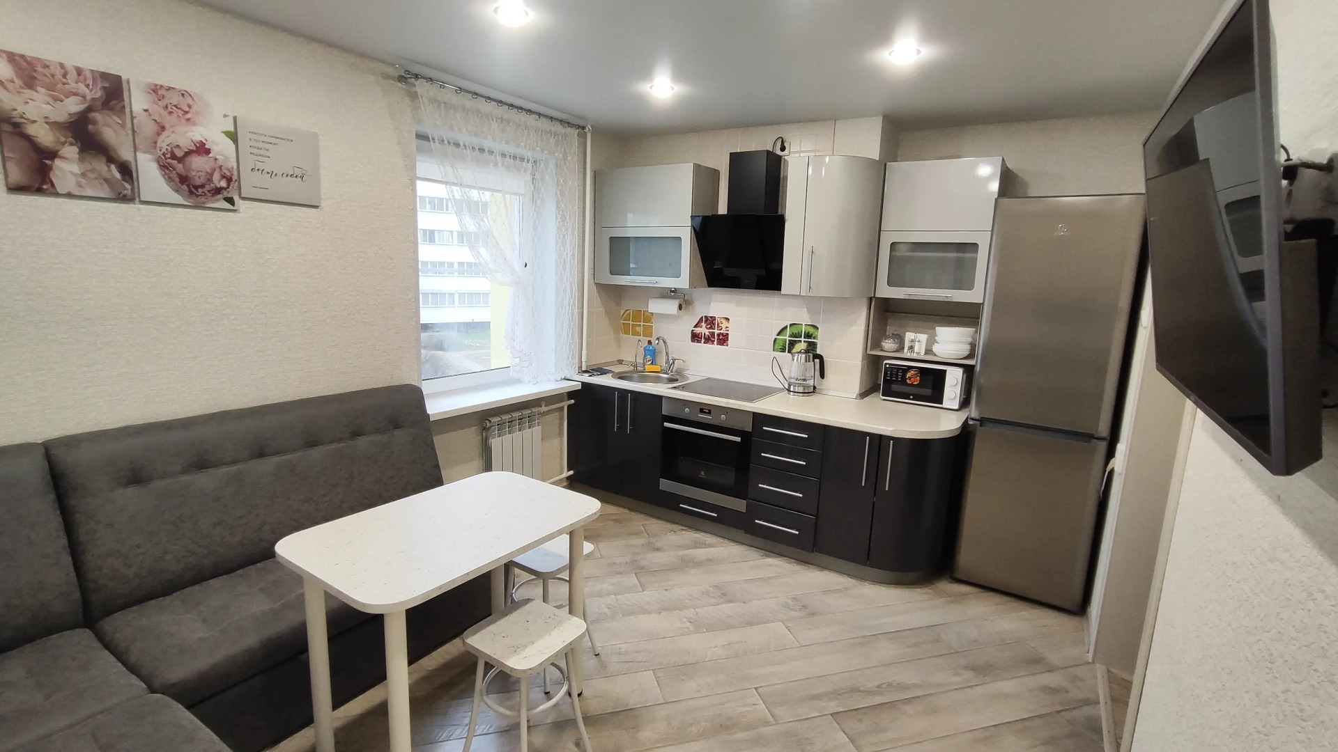 Апартаменты Комфортная евро-трехкомнатная квартира