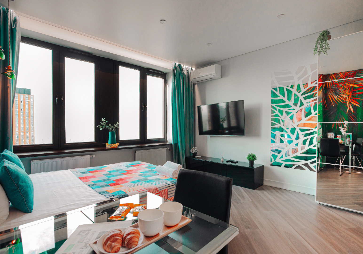 Апартаменты Lalapart Tropikana с ярким ремонтом на 30 этаже небоскреба Савеловский Сити