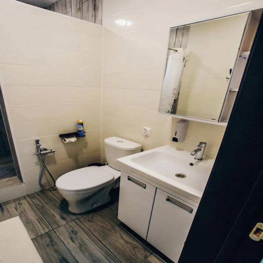 Частный дом за городом Монотель синий дом