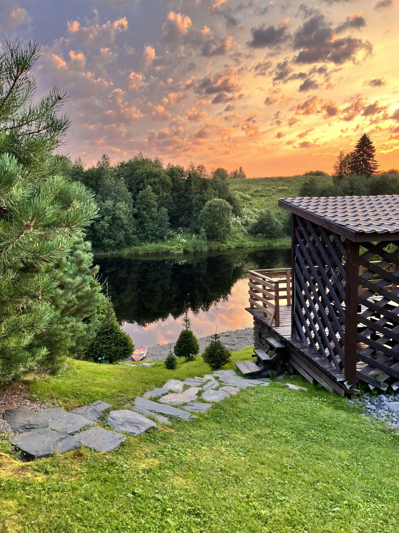 Частный дом у реки 2