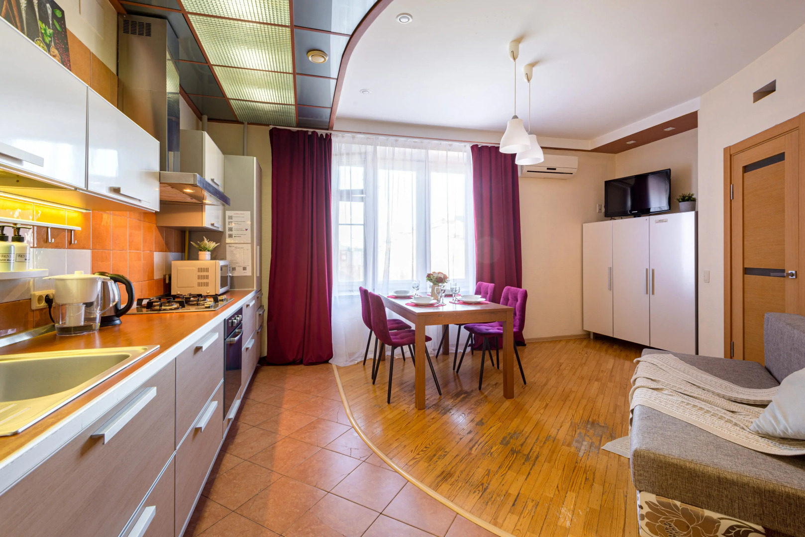 Квартира 2-к просторная в престижном тихом мкр. по Юрьева 8/7 от RentAp, 6 сп.мест