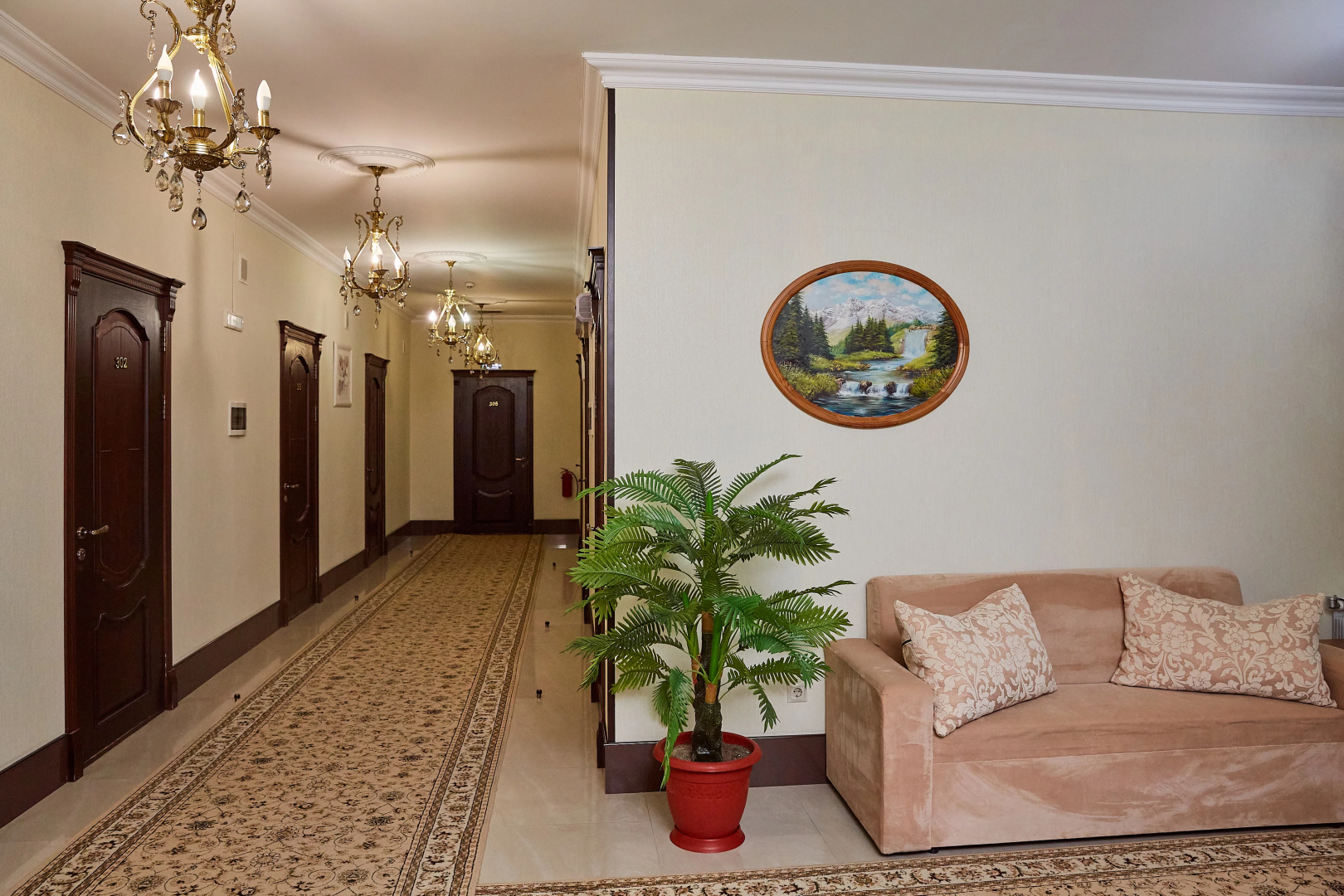 Отель Тархо