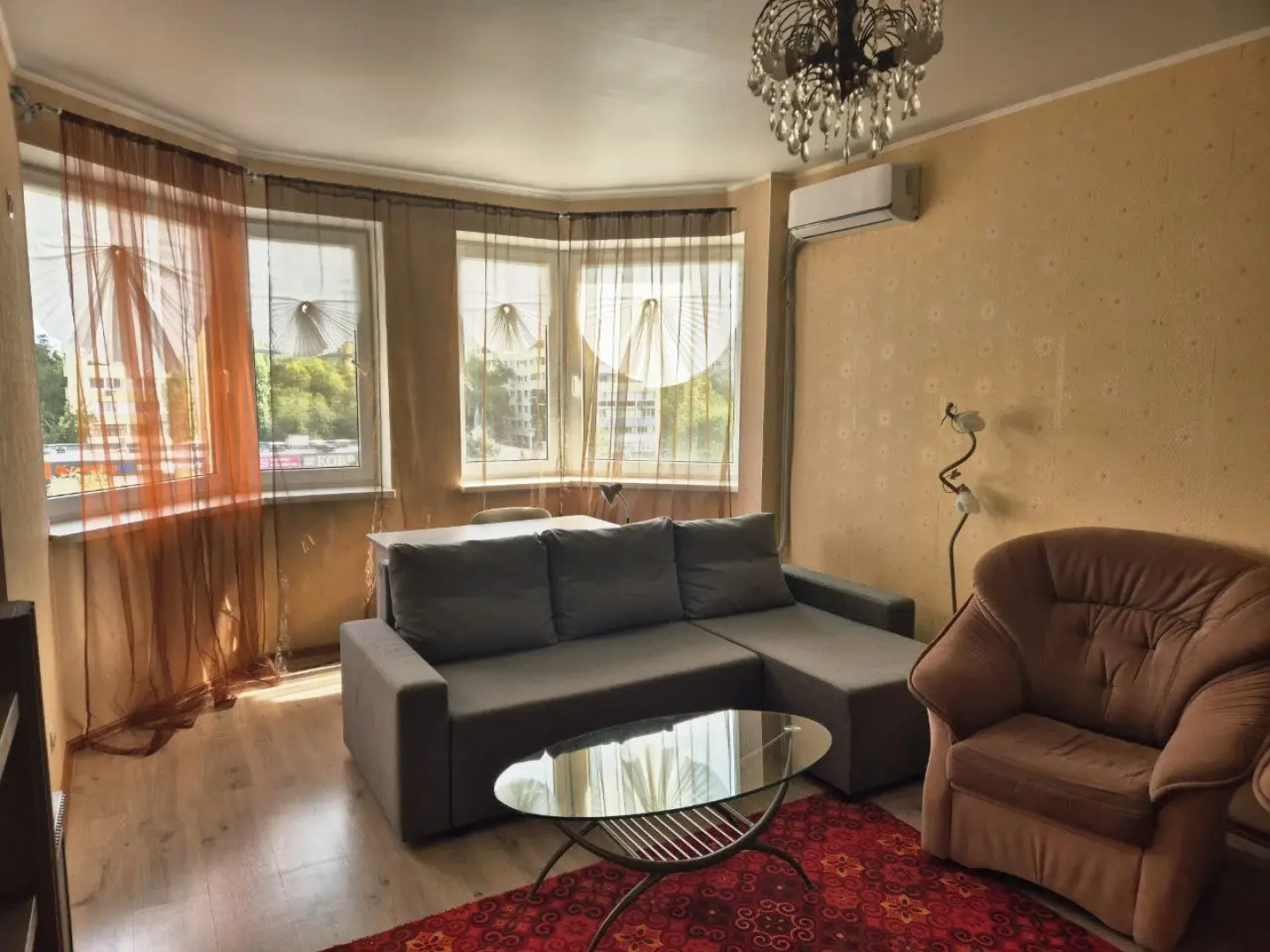 Квартира Просторная квартира с эркером в центре города-героя