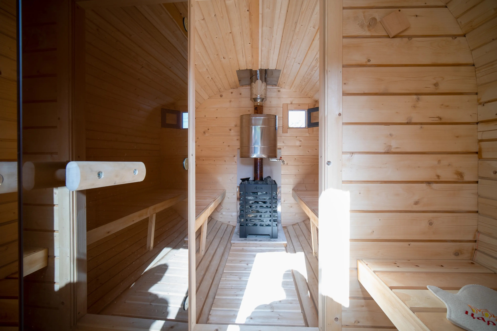 Частный Дом с Бассейном Мансардой и Видом на Горы