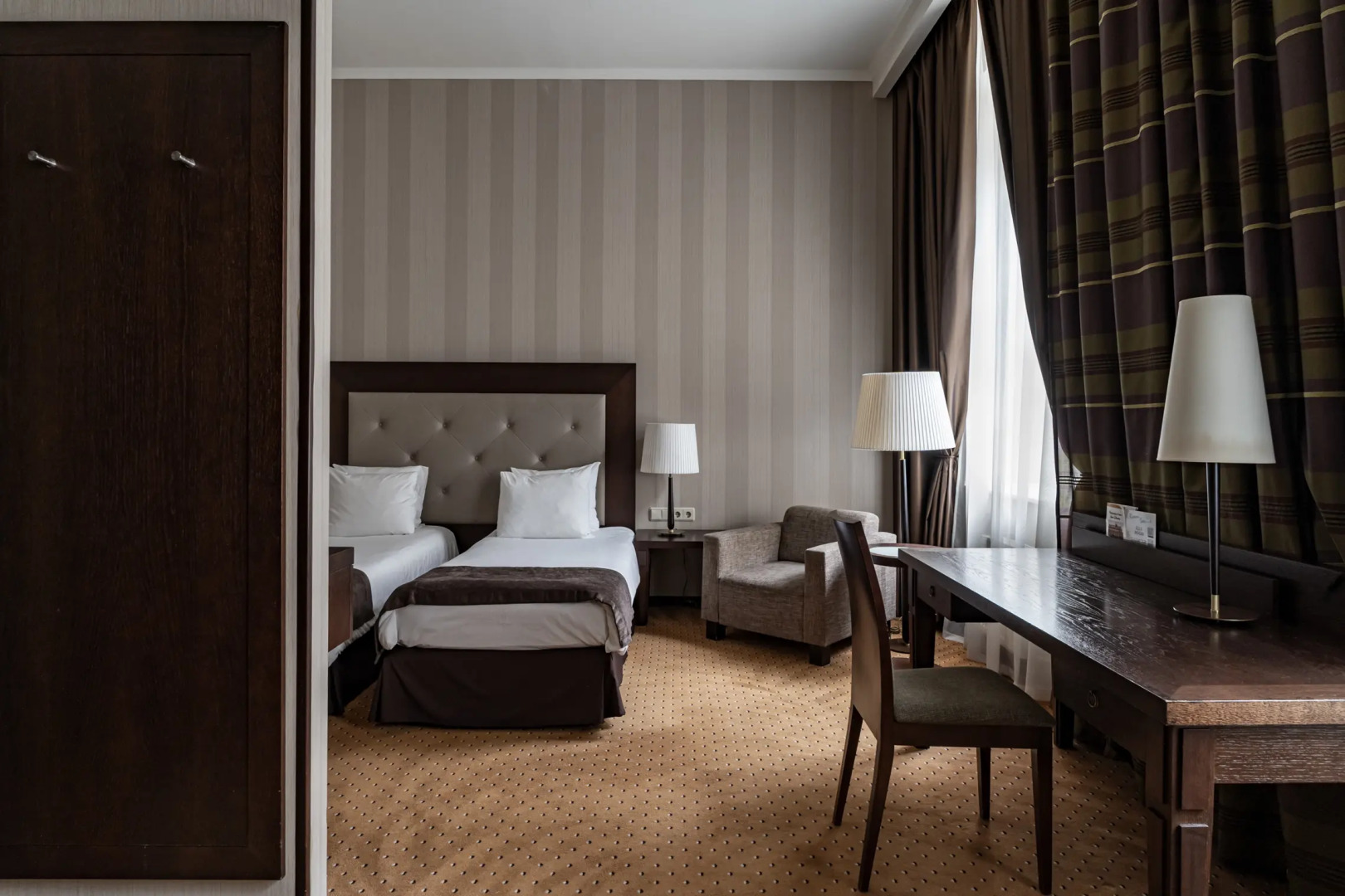 Отель Петро Палас 