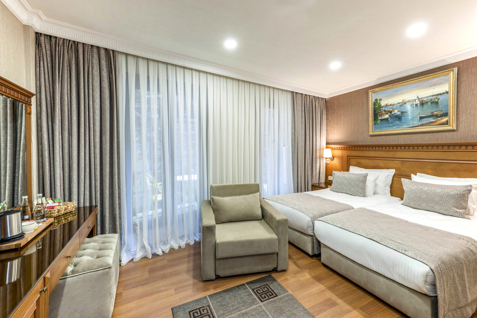 Royan Suites Boutique Hotel