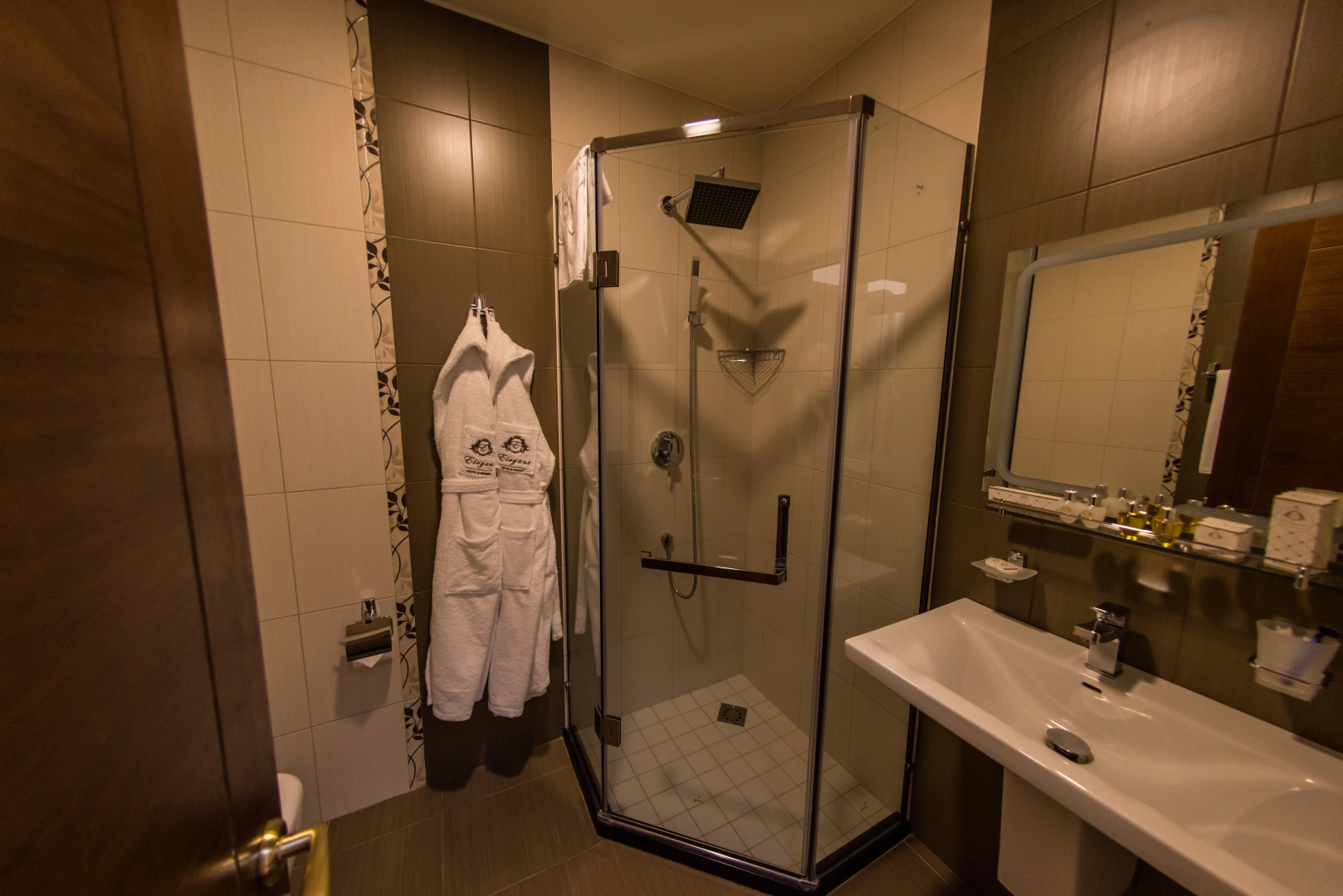 Курортный отель Elegant