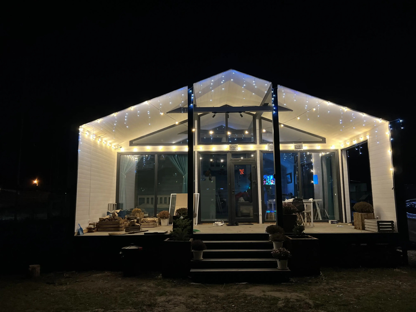 Частный дом У реки в горах