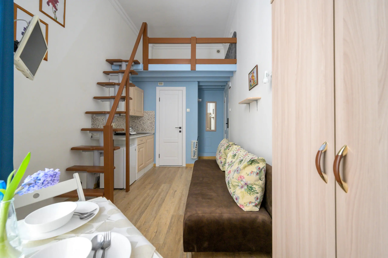 Квартира-студия для четверых BookingSPB у Эрмитажа