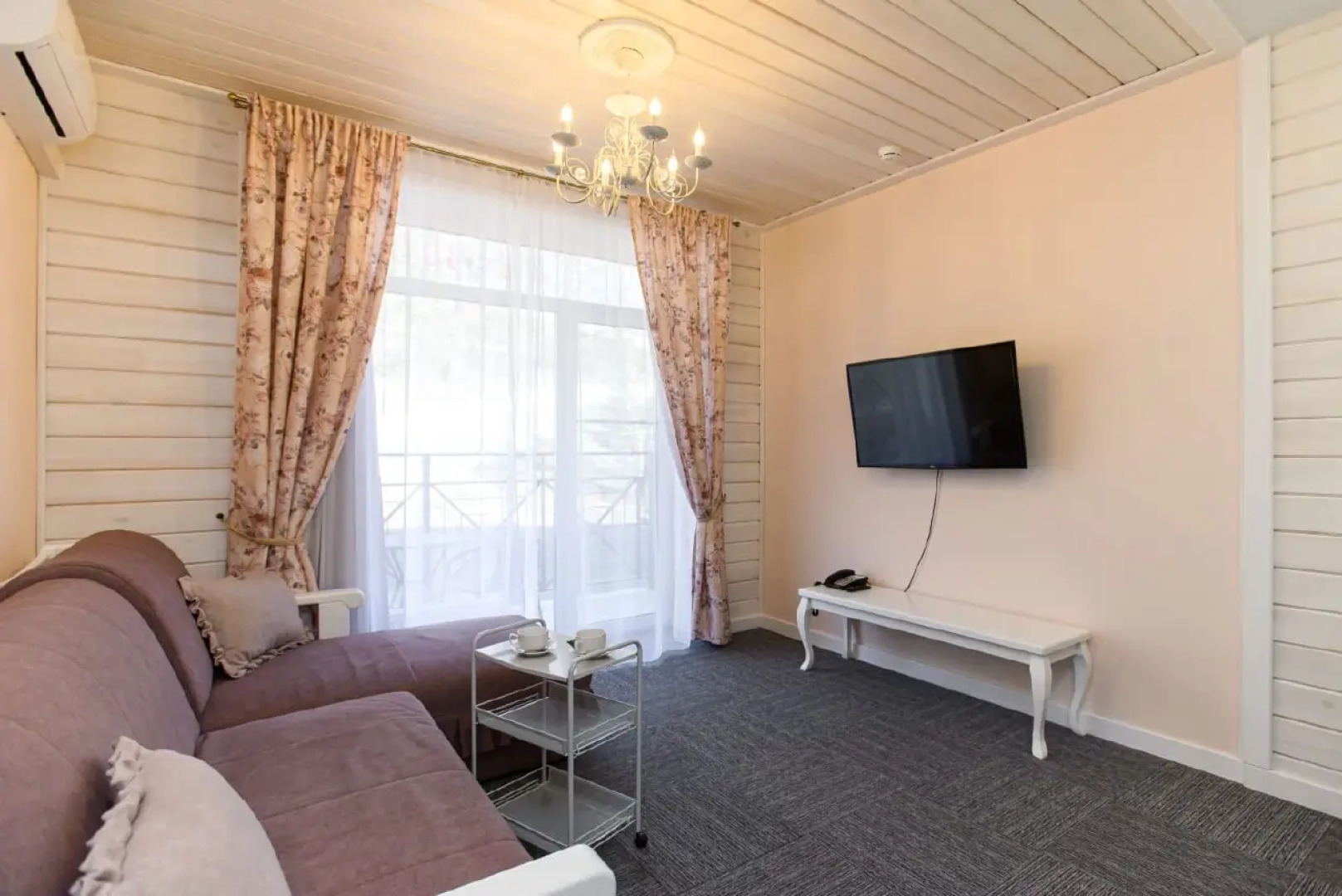 Апартаменты в апарт-отеле на ГК Солнечная Долина