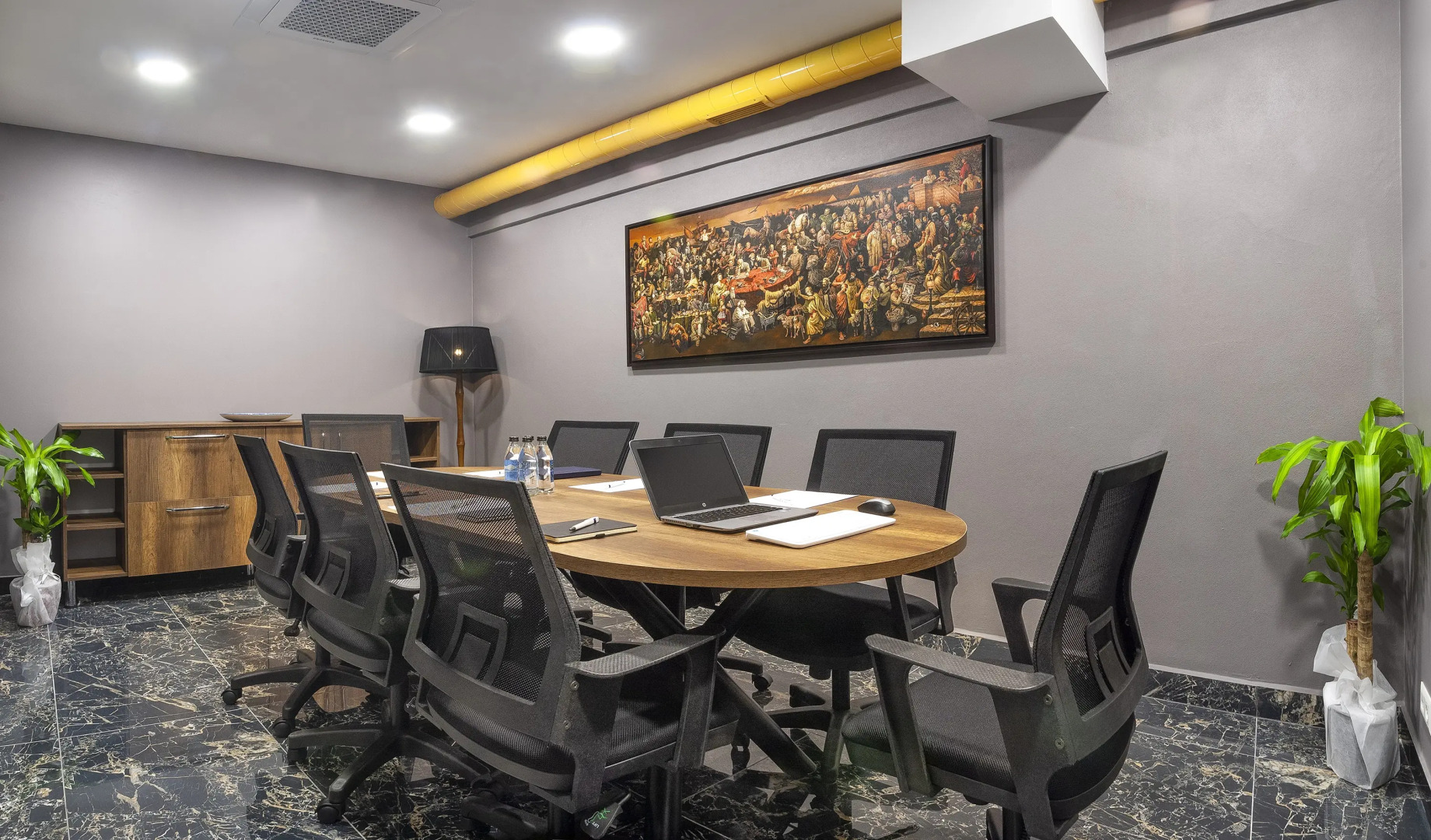 Отель Bossuite Business