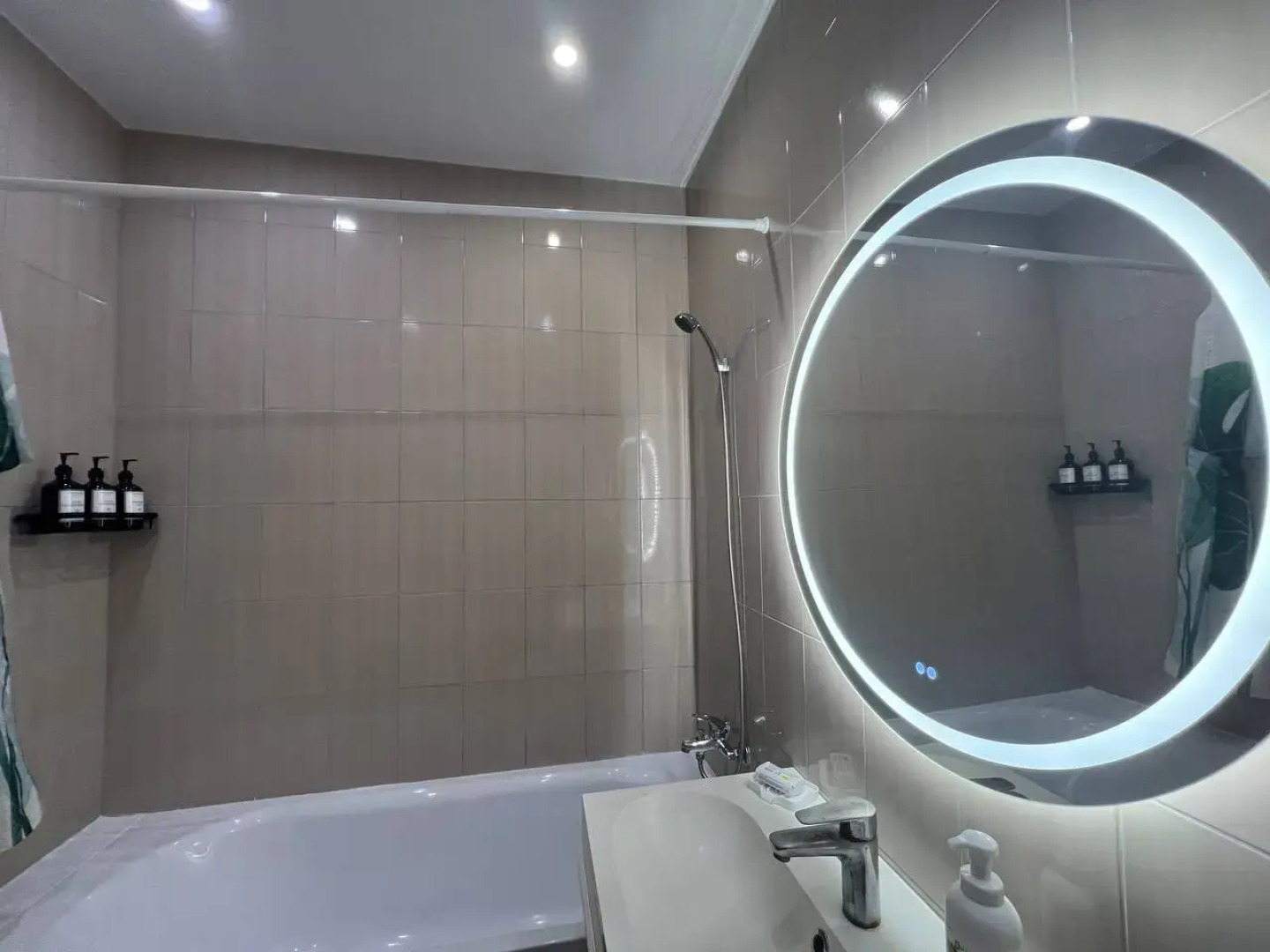 Квартира AlexHome РП Свердловский Строителей 9