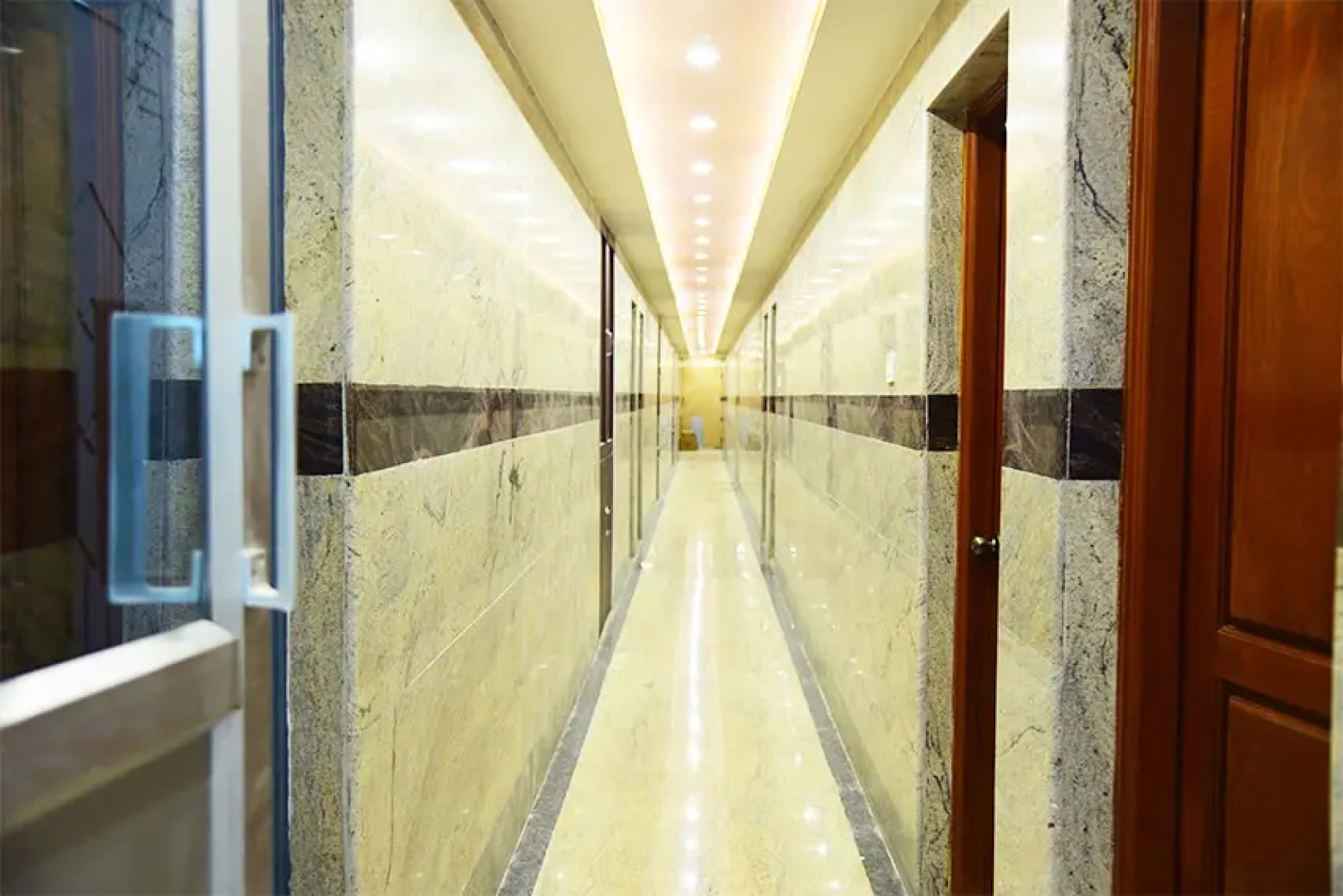 Отель Thangam Residency