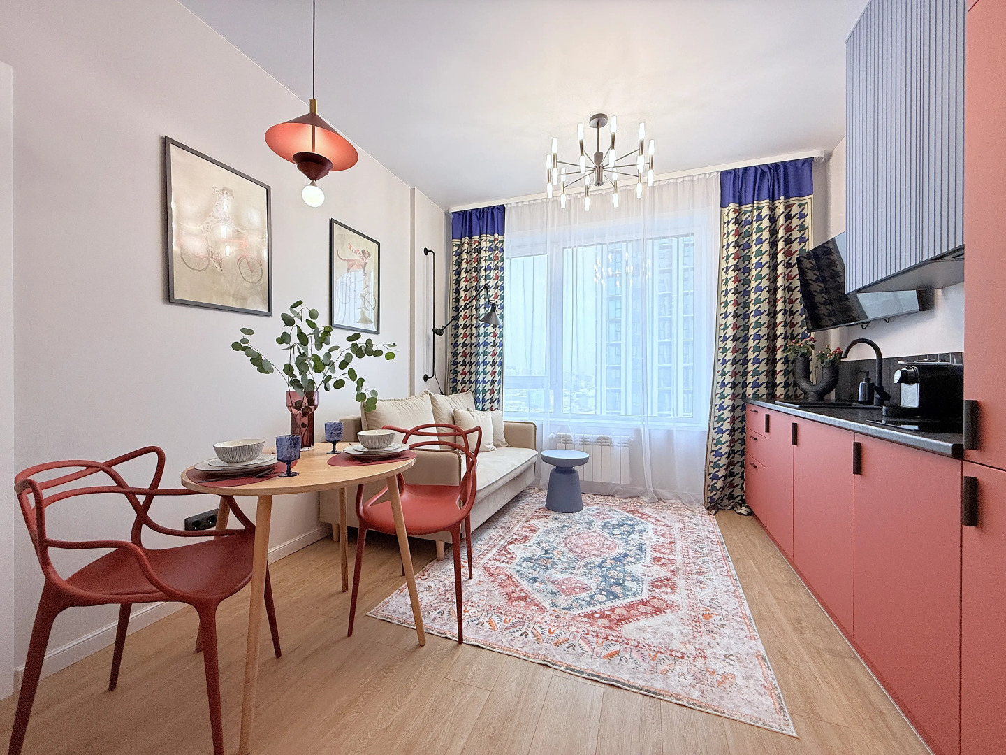 Апартаменты ЯРКИЙ ДИЗАЙН ПАНОРАМА НА РЕКУ ПРЯМО С КРОВАТИ