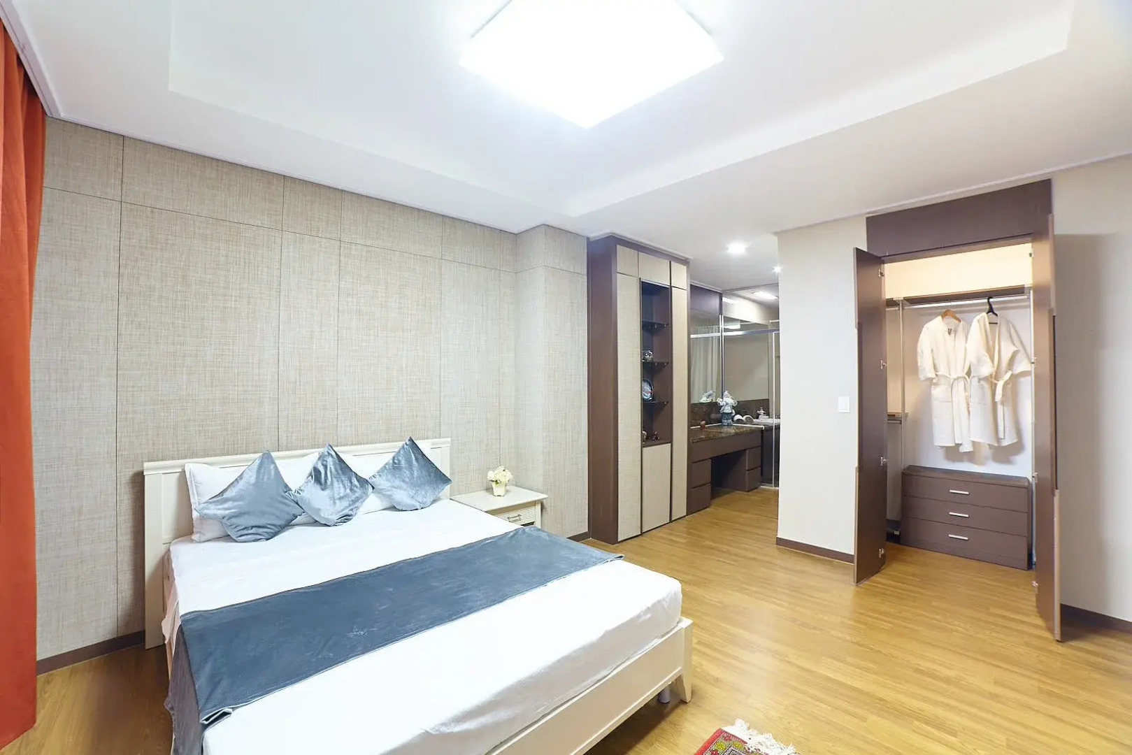 Апартаменты Luxury one bedroom HighWill